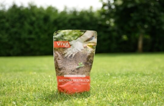BACTOMIX DESTRUCTOR 1 kg pakuotė ant vejos