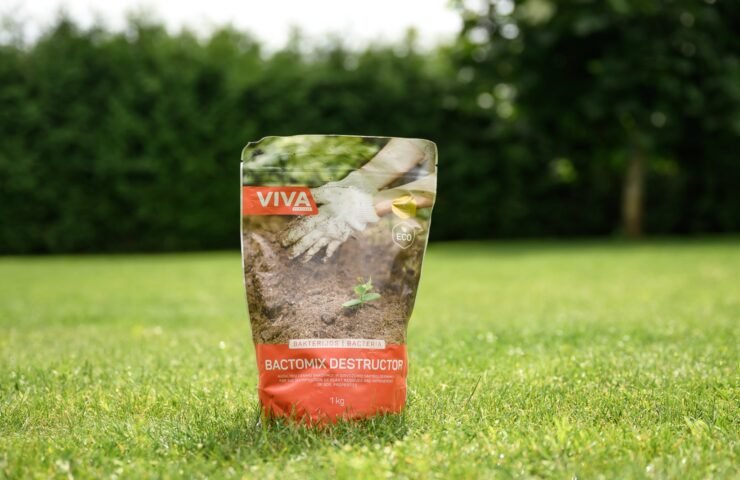 BACTOMIX DESTRUCTOR 1 kg pakuotė ant vejos